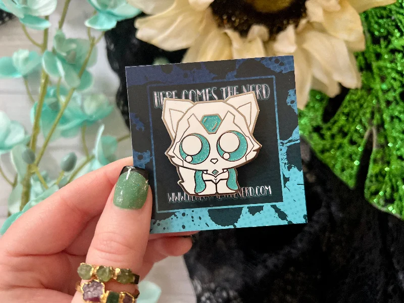 *Limited Edition* White Illusion Kitty - Enamel Pin